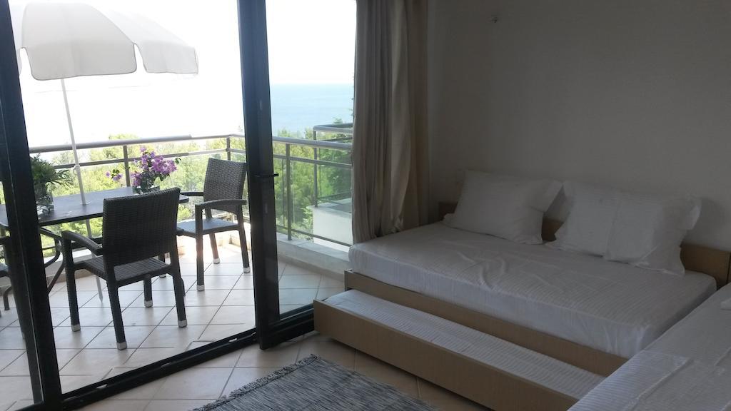 Paressa Villas Néa Fókaia Szoba fotó